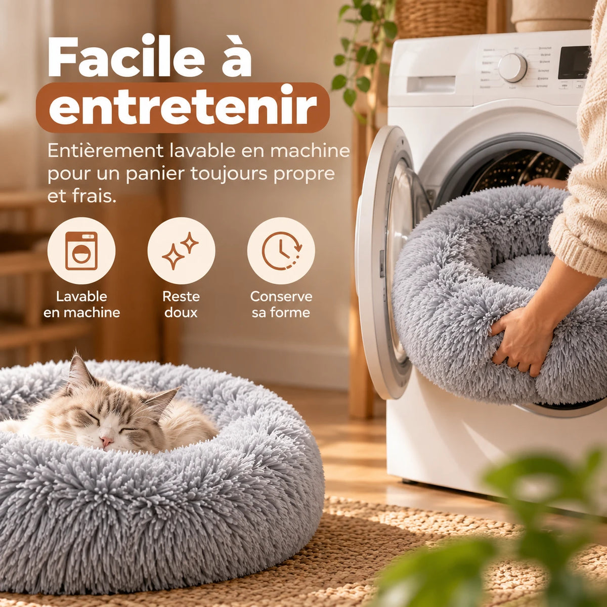 Le panier tenu devant un lave-linge ouvert, et un chat endormi dans un second panier
